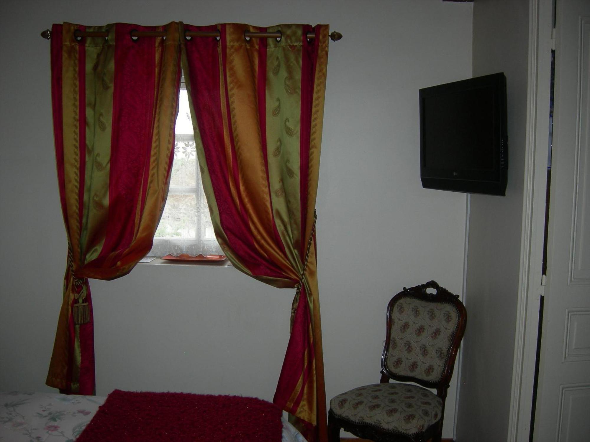La Ferme Rose Bed & Breakfast Cergy Eksteriør bilde